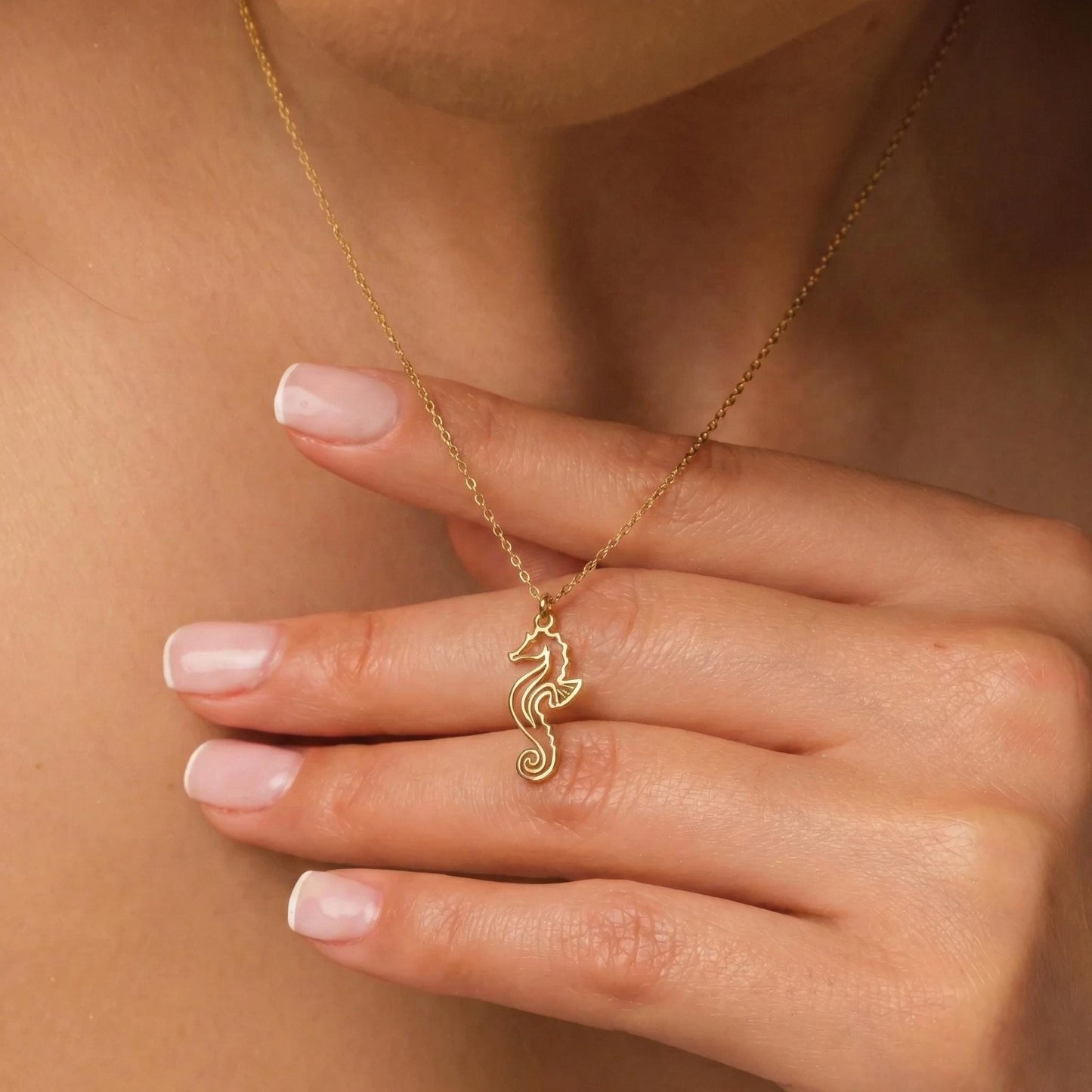 Seahorse Necklace, Gold Seahorse Pendant, Ocean Lover Gift, Beach Jewelry, Nautical Charm, Summer Necklace, Marine Life Gift, Dainty Chain