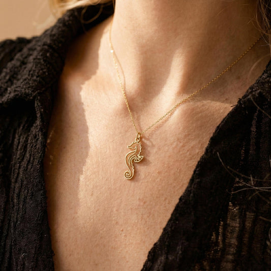 Seahorse Necklace, Gold Seahorse Pendant, Ocean Lover Gift, Beach Jewelry, Nautical Charm, Summer Necklace, Marine Life Gift, Dainty Chain