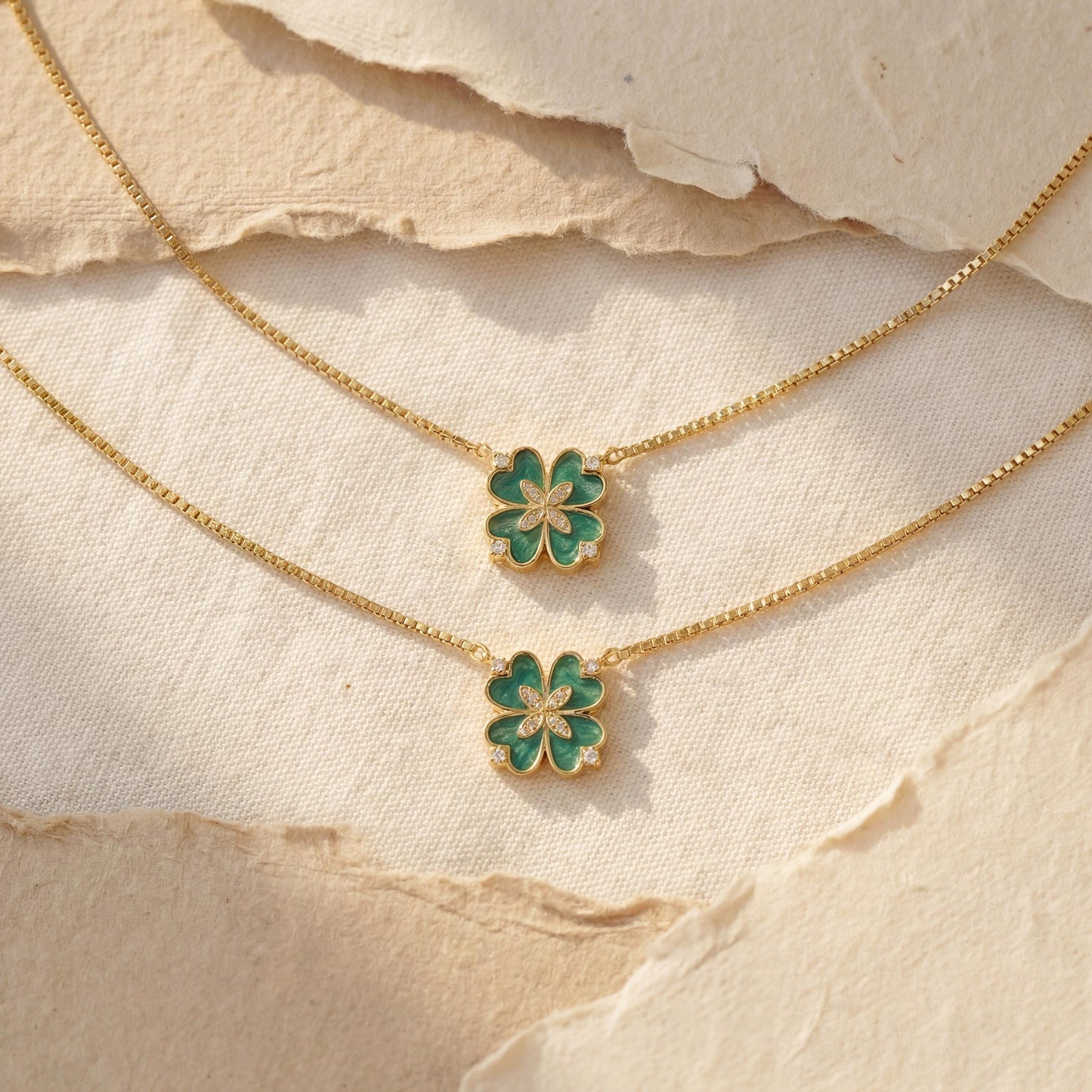 Green Clover Necklace, Four Leaf Clover Pendant, Lucky Charm Jewelry, St Patricks Day Gift, Mothers Day Gift for Mom, Floral Choker