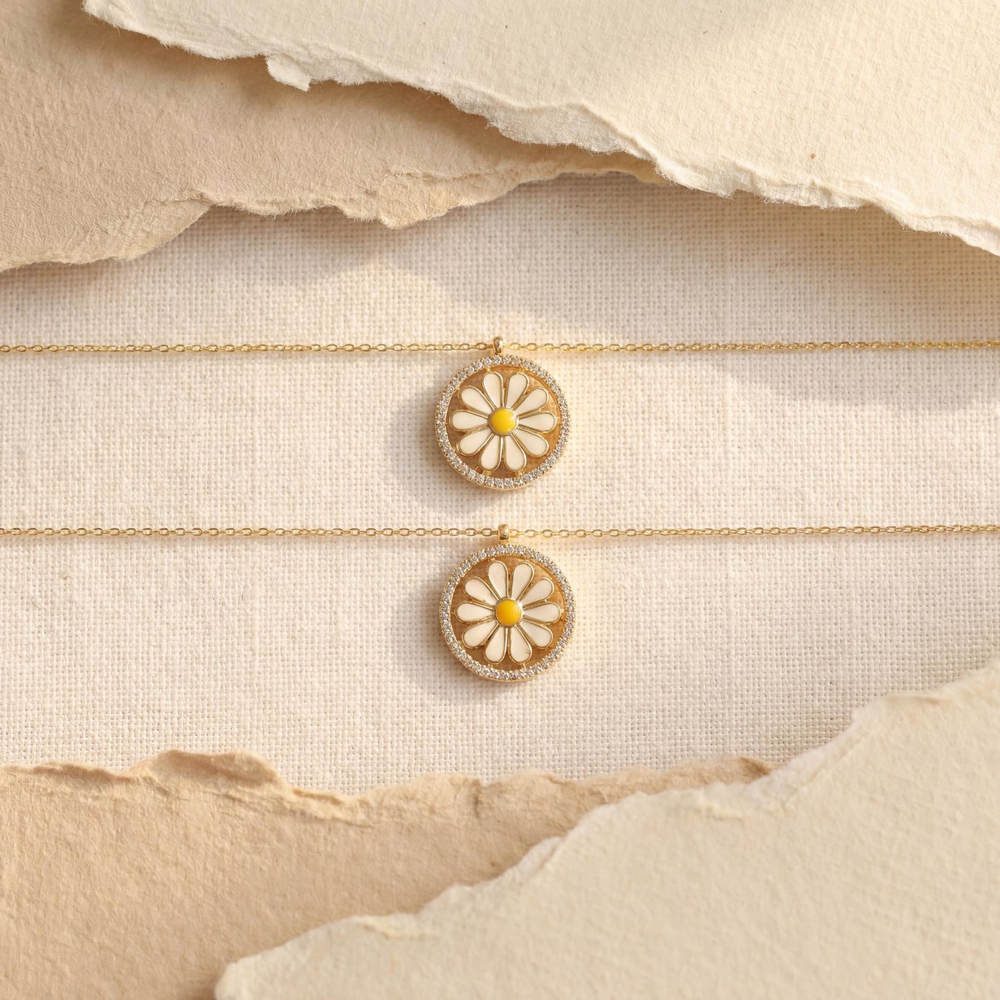 Daisy Necklace, Flower Pendant, 14K Gold Plated, April Birth Flower, Floral Jewelry, Minimalist Chain, Mothers Day Gift, Valentines Gift