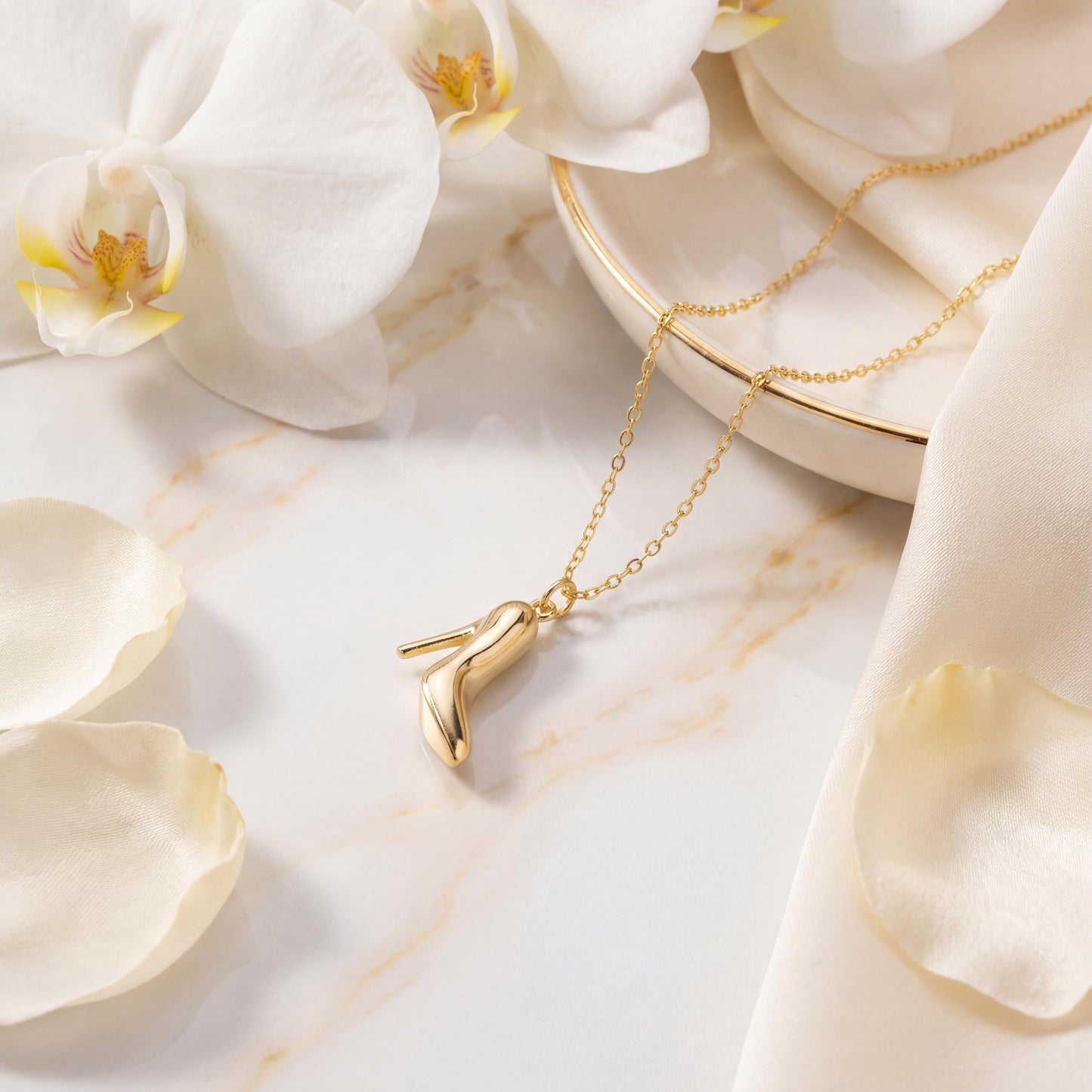 High Heel Necklace, Stiletto Pendant, Dainty Shoe Jewelry, Fashion Lover Gift, Unique Mom Necklace, Trendy Minimalist Charm