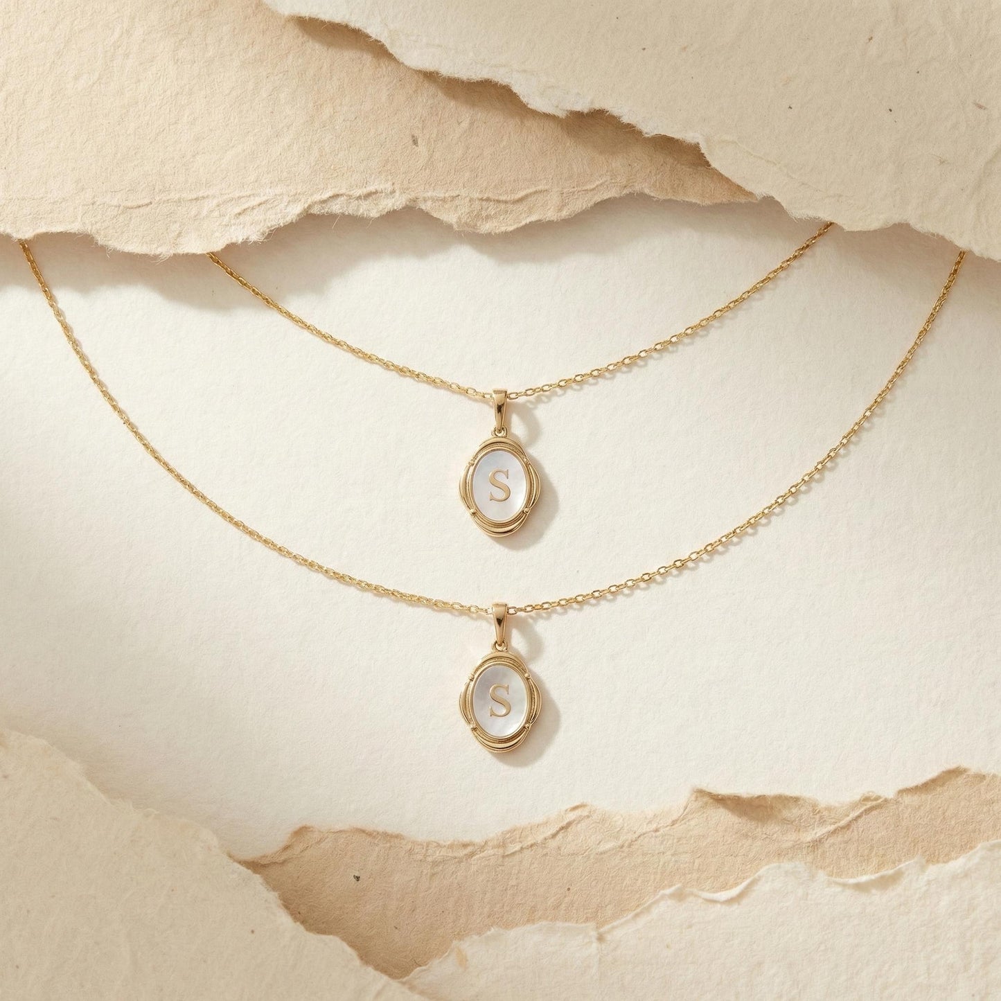 Oval Initial Necklace, Mother of Pearl Pendant, Personalized Mom Gift, Custom Monogram Jewelry, Shell Letter Charm, Vintage Style Locket
