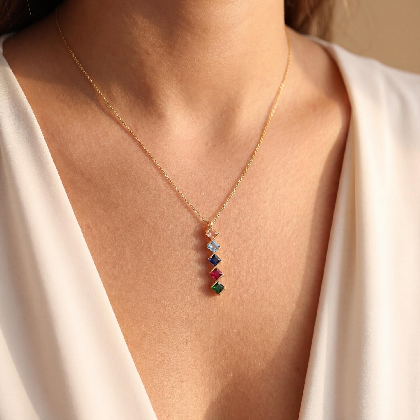 Family Birthstone Necklace, Mothers Necklace, Custom Gemstone Pendant, Mothers Day Gift for Mom, Grandma Jewelry, Dainty Vertical Charm
