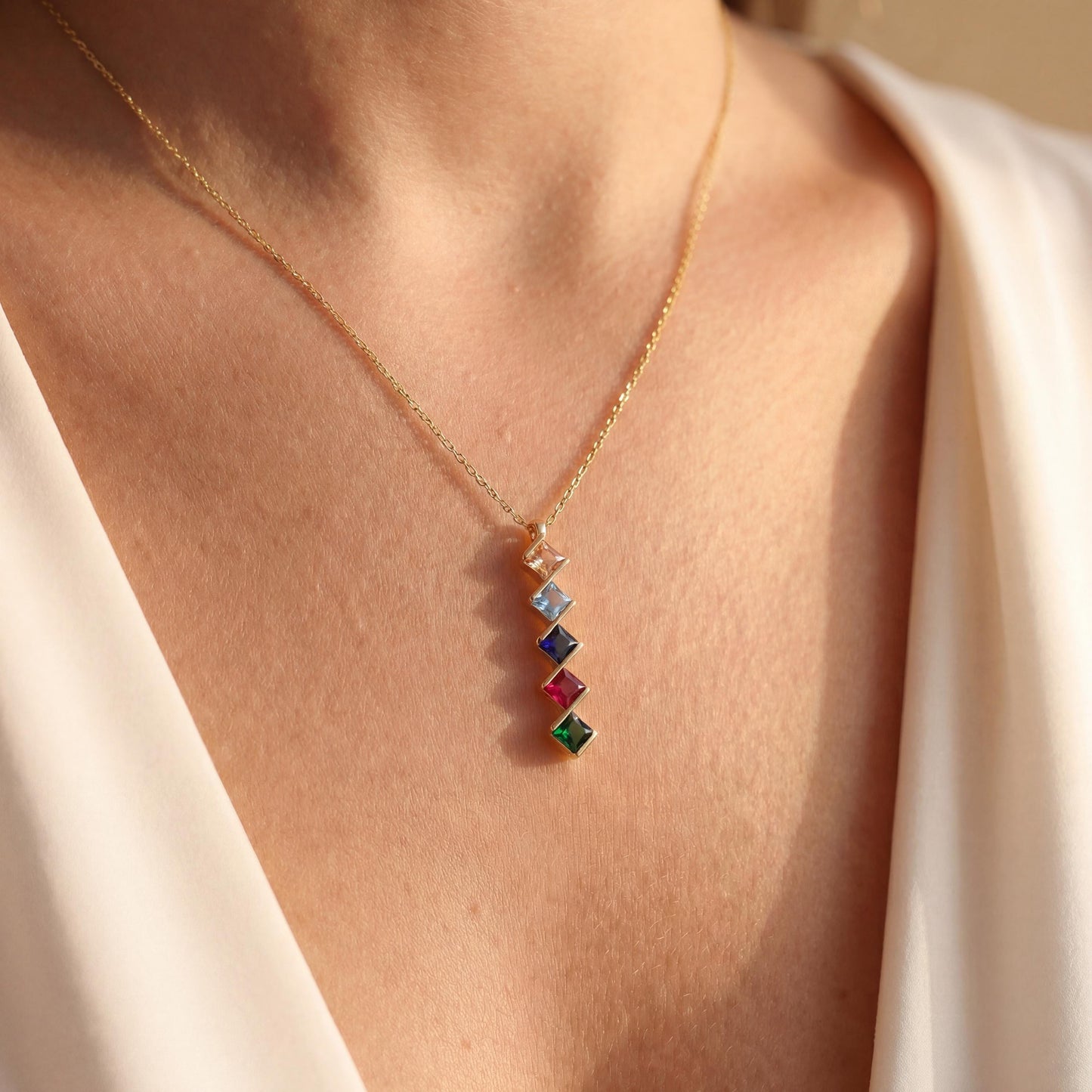 Family Birthstone Necklace, Mothers Necklace, Custom Gemstone Pendant, Mothers Day Gift for Mom, Grandma Jewelry, Dainty Vertical Charm